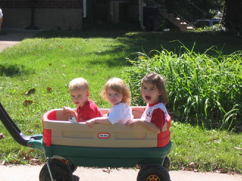 2004_09_17 cousins in wagon.jpg
